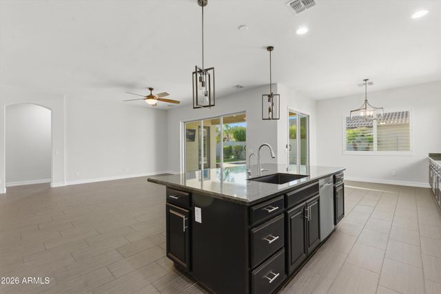 3850 E CAROB Drive, Gilbert, AZ 85298