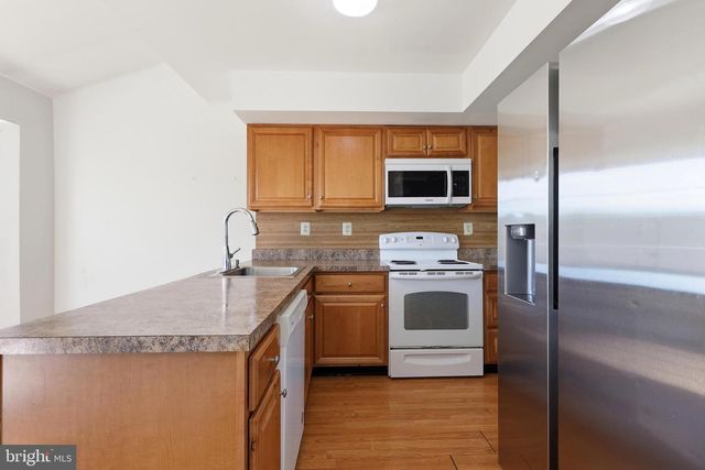 136 N TIMBER RD, Holland, PA 18966