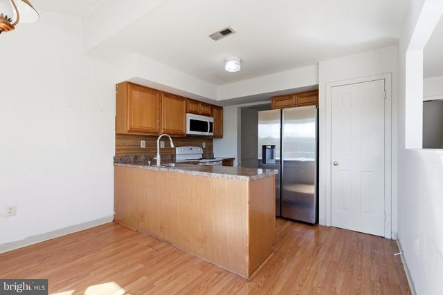 136 N TIMBER RD, Holland, PA 18966