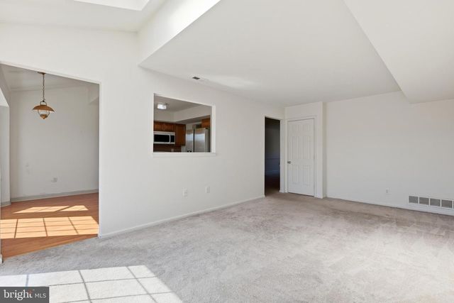 136 N TIMBER RD, Holland, PA 18966