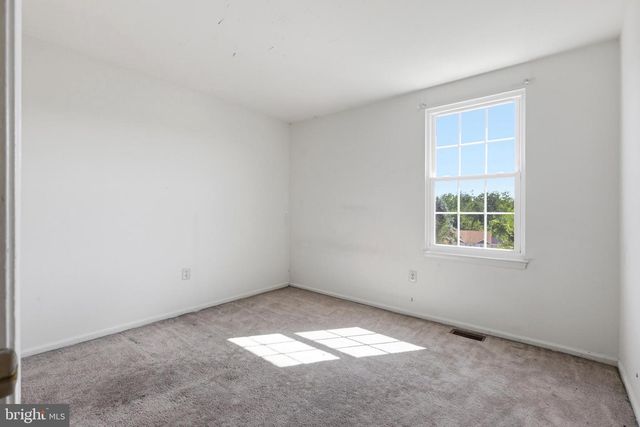 136 N TIMBER RD, Holland, PA 18966