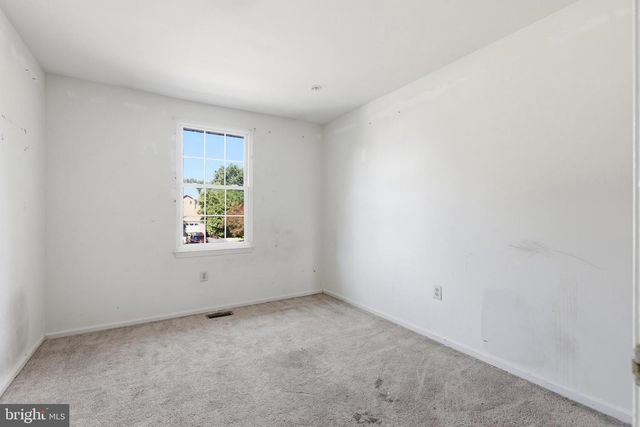 136 N TIMBER RD, Holland, PA 18966