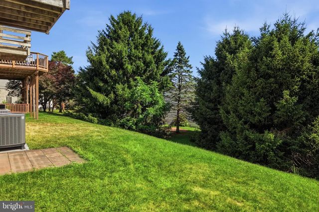 136 N TIMBER RD, Holland, PA 18966