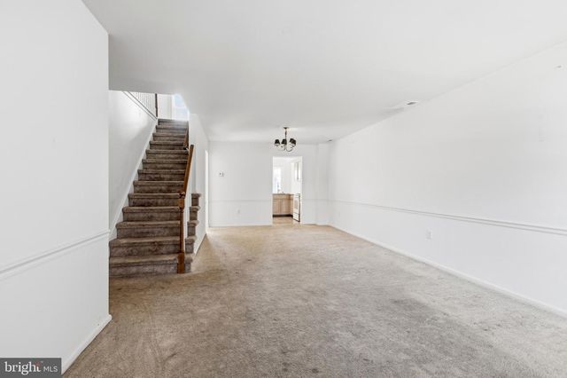 136 N TIMBER RD, Holland, PA 18966