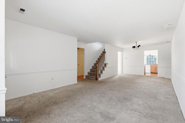 136 N TIMBER RD, Holland, PA 18966