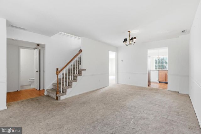136 N TIMBER RD, Holland, PA 18966