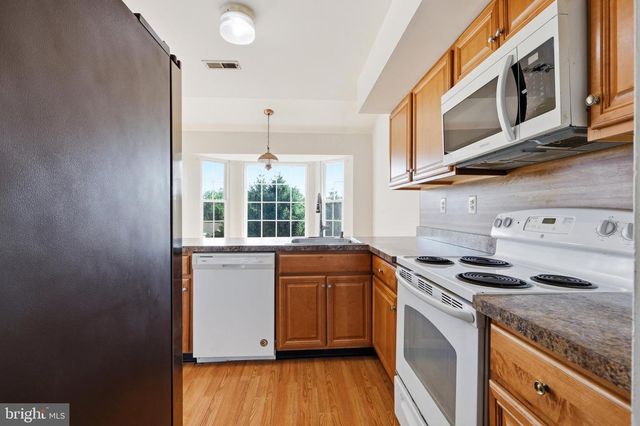 136 N TIMBER RD, Holland, PA 18966