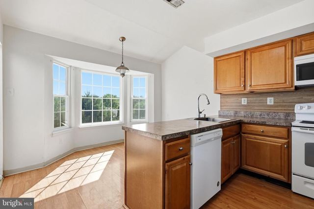 136 N TIMBER RD, Holland, PA 18966