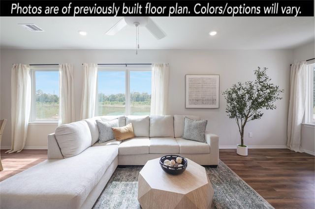 18724 Loom Drive, Conroe, TX 77306