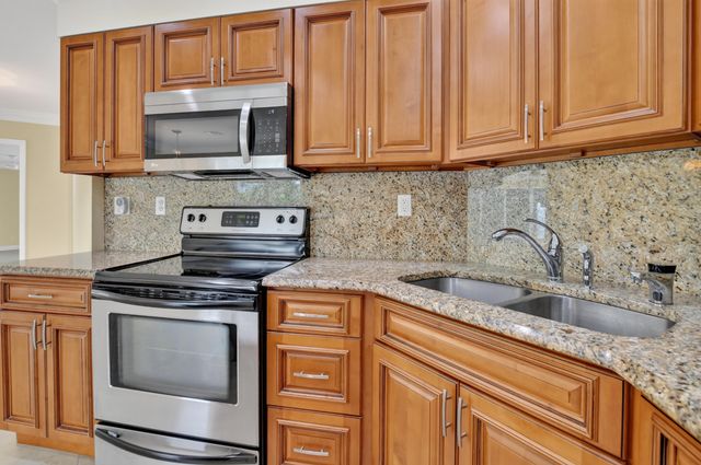 899 Granada Drive, Boca Raton, FL 33432