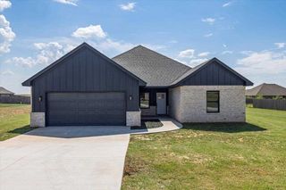 12365 NE Stone Ridge Ln, Fletcher, OK 73541