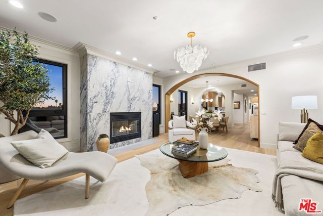 11923 Gorham Avenue 202, Los Angeles, CA 90049