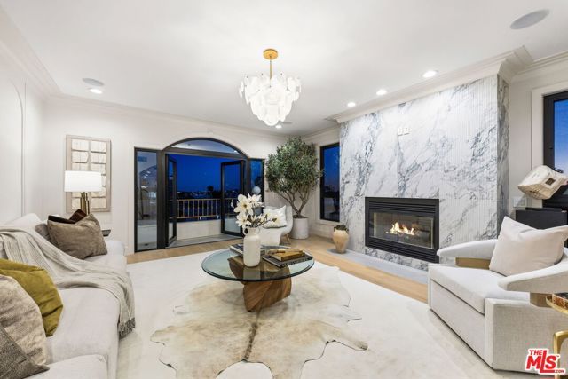 11923 Gorham Avenue 202, Los Angeles, CA 90049