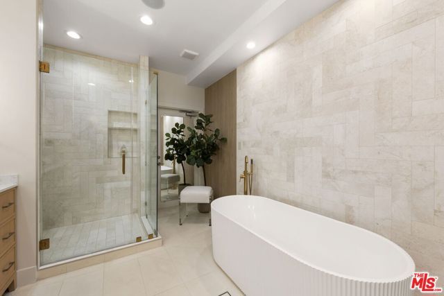 11923 Gorham Avenue 202, Los Angeles, CA 90049