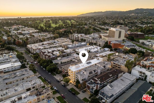 11923 Gorham Avenue 202, Los Angeles, CA 90049