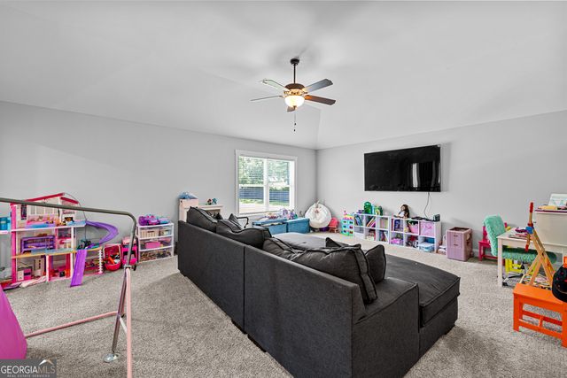 878 McIntosh Trail, Sharpsburg, GA 30277