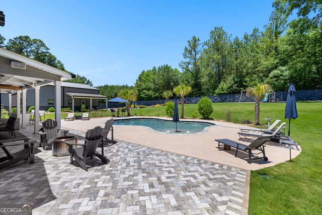 878 McIntosh Trail, Sharpsburg, GA 30277