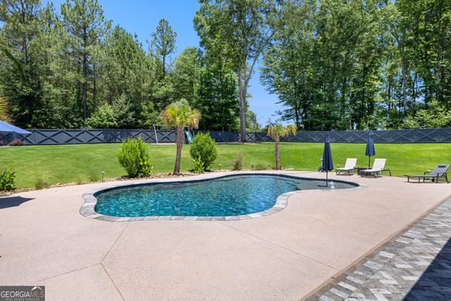 878 McIntosh Trail, Sharpsburg, GA 30277