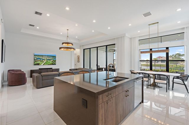 9933 Migration Point, Palm Beach Gardens, FL 33412