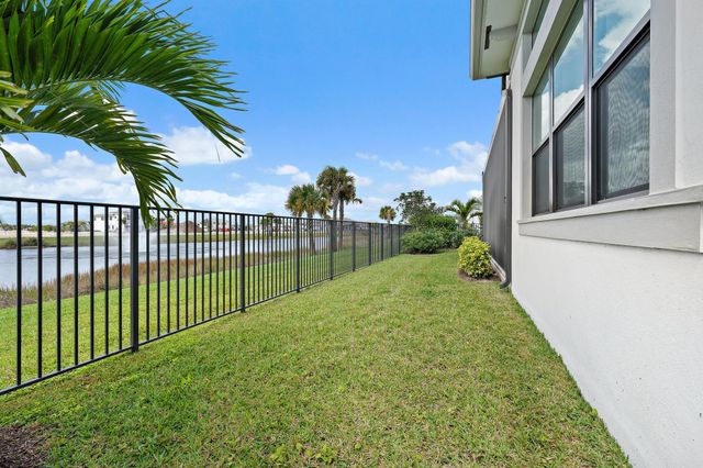 9933 Migration Point, Palm Beach Gardens, FL 33412