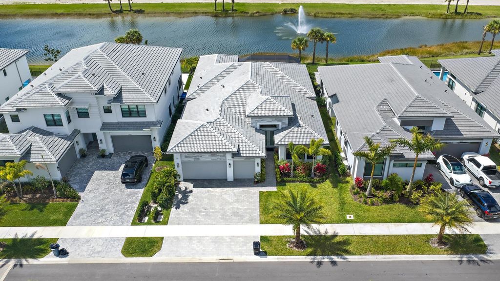 9933 Migration Point, Palm Beach Gardens, FL 33412