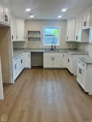 302 Clement, West Memphis, AR 72301