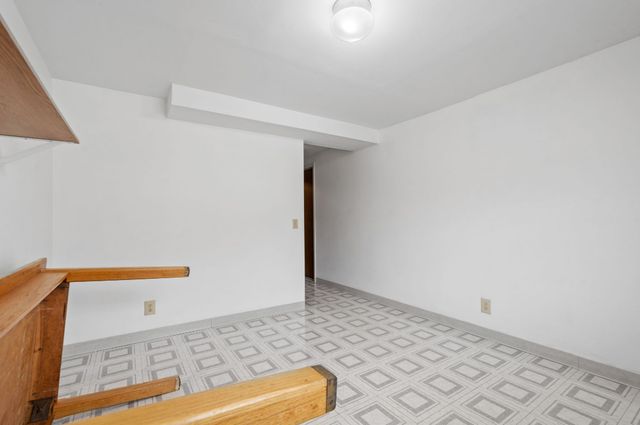 130 W 43rd Street, Minneapolis, MN 55409