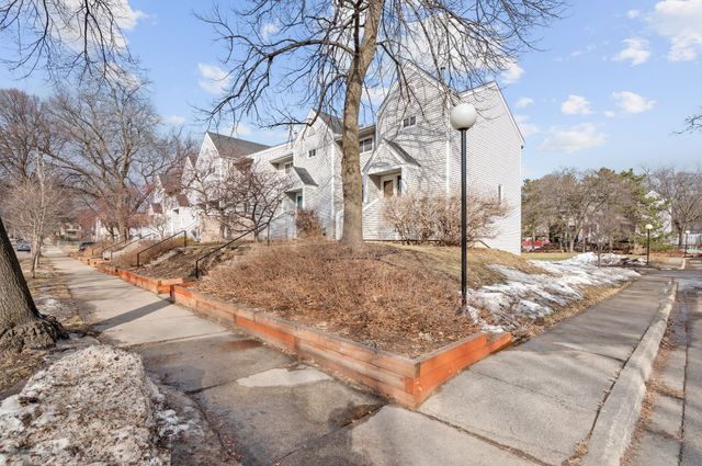 130 W 43rd Street, Minneapolis, MN 55409