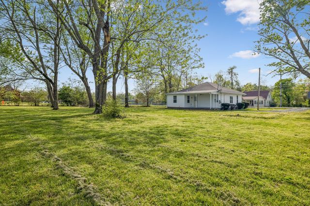 313 Portland Blvd, Portland, TN 37148