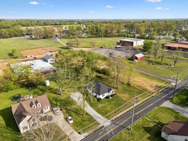 313 Portland Blvd, Portland, TN 37148