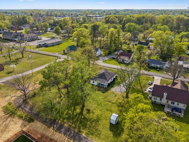 313 Portland Blvd, Portland, TN 37148