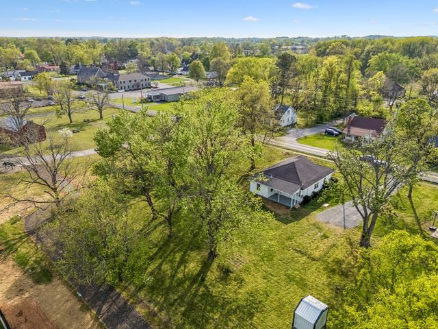 313 Portland Blvd, Portland, TN 37148
