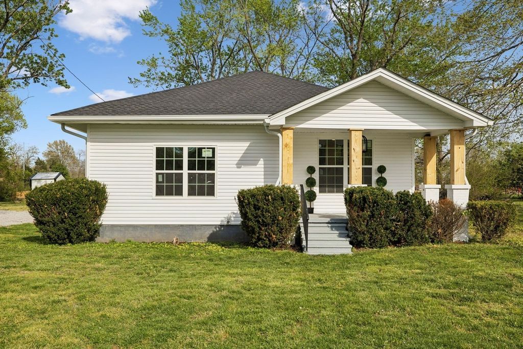 313 Portland Blvd, Portland, TN 37148