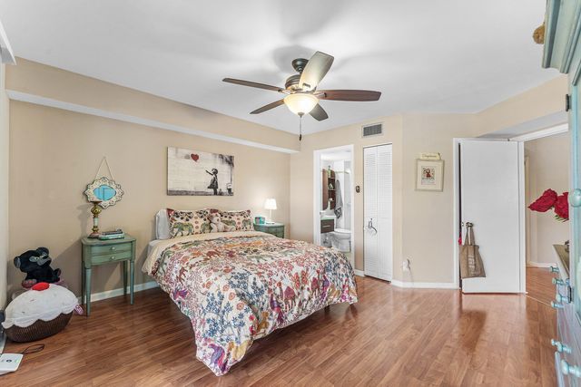5040 Rose Hill Drive 206, Boynton Beach, FL 33437