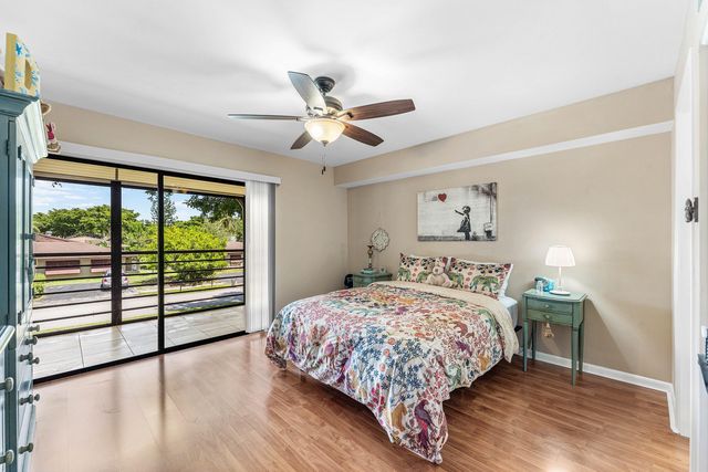 5040 Rose Hill Drive 206, Boynton Beach, FL 33437