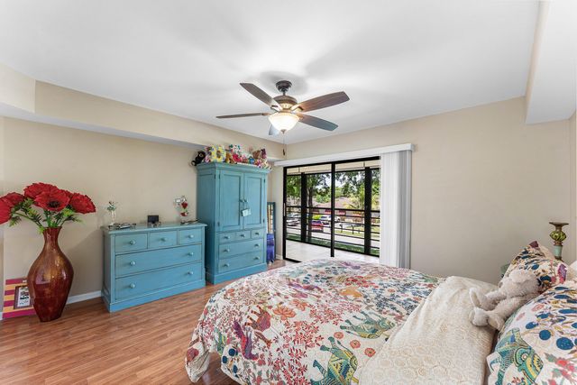 5040 Rose Hill Drive 206, Boynton Beach, FL 33437