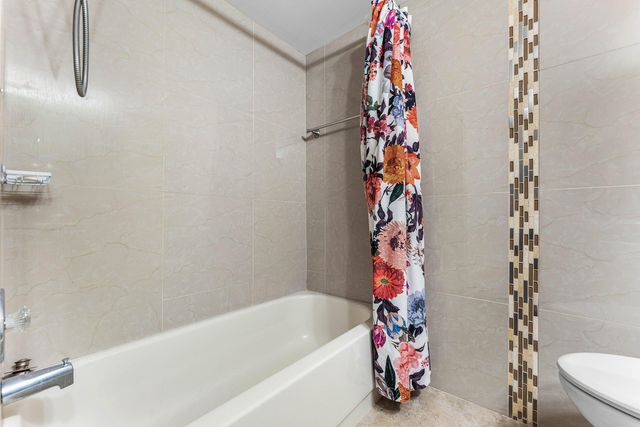 5040 Rose Hill Drive 206, Boynton Beach, FL 33437