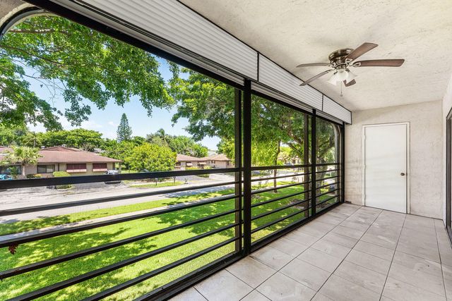 5040 Rose Hill Drive 206, Boynton Beach, FL 33437
