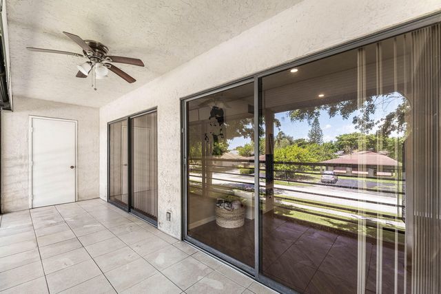 5040 Rose Hill Drive 206, Boynton Beach, FL 33437