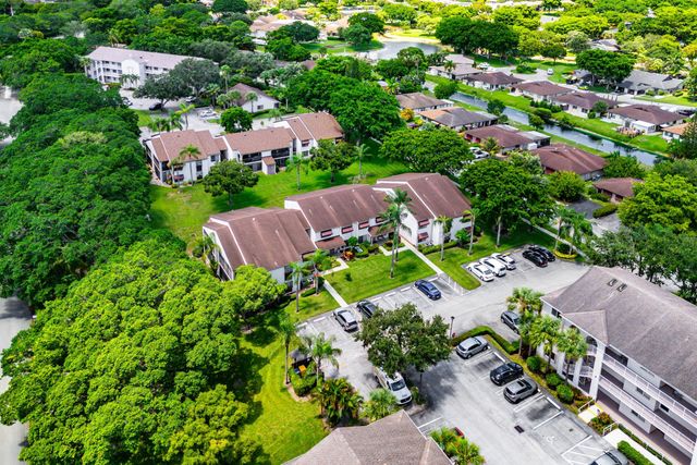 5040 Rose Hill Drive 206, Boynton Beach, FL 33437
