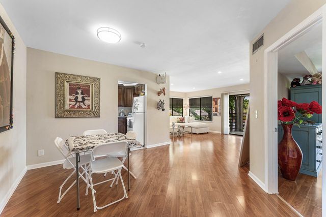 5040 Rose Hill Drive 206, Boynton Beach, FL 33437