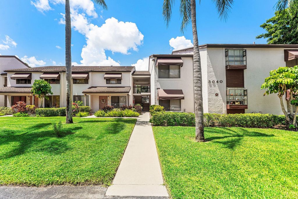 5040 Rose Hill Drive 206, Boynton Beach, FL 33437