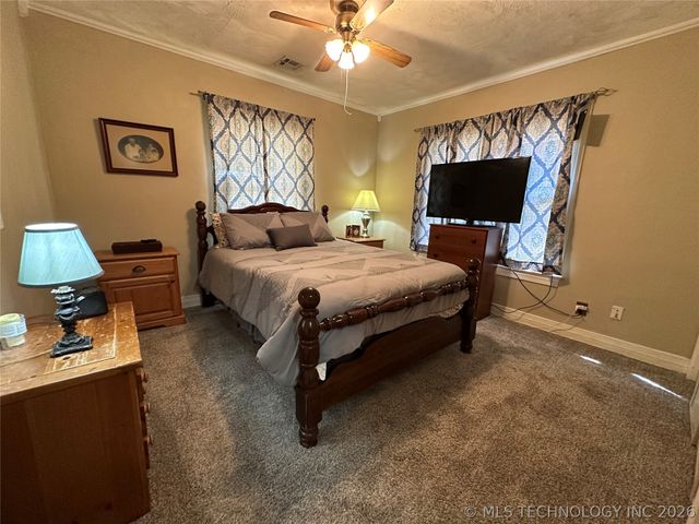 712 N Wilson Avenue, Sand Springs, OK 74063