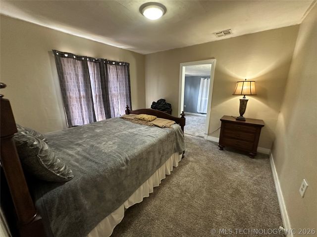 712 N Wilson Avenue, Sand Springs, OK 74063