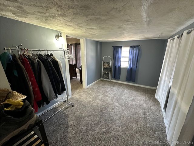 712 N Wilson Avenue, Sand Springs, OK 74063