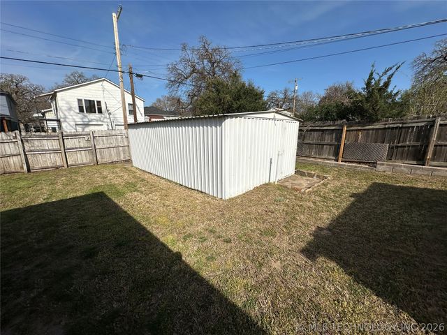 712 N Wilson Avenue, Sand Springs, OK 74063