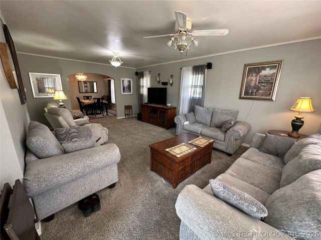 712 N Wilson Avenue, Sand Springs, OK 74063