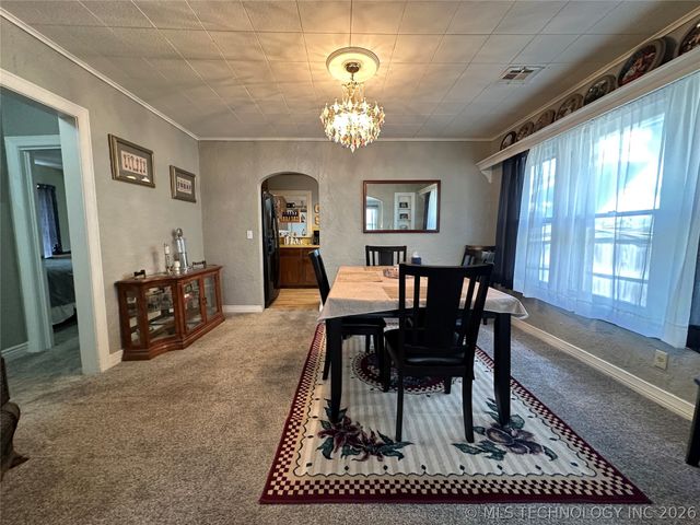 712 N Wilson Avenue, Sand Springs, OK 74063