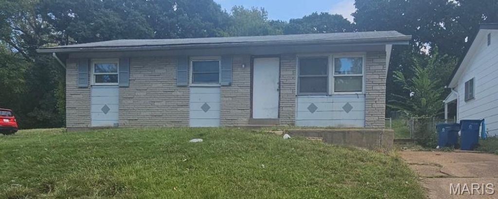 6140 Emerald Avenue, St Louis, MO 63135