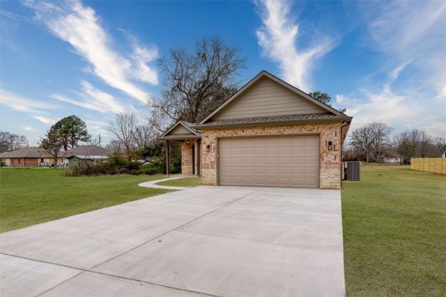 106 Deep Cove Drive, Trinidad, TX 75163